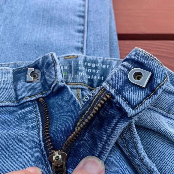 Five for 25 Gap 1969, regular  skinny, light wash jeans - Picture 9 of 9